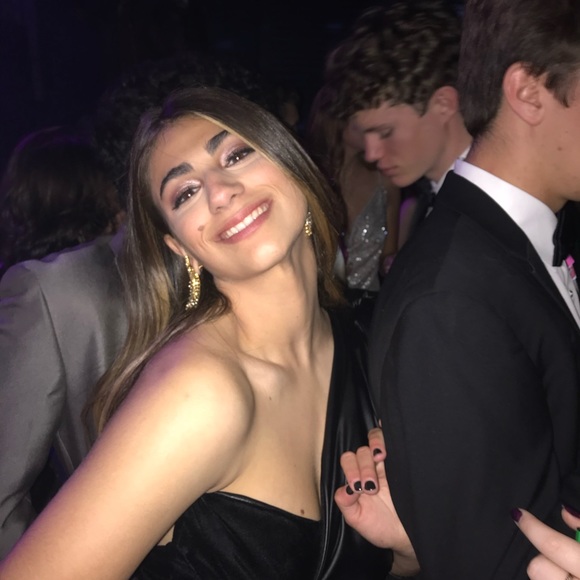 Meet your Posher, Annie - Picture 1 of 1